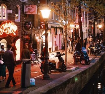 Red Light District Guided Walking Tour – Semi-Private