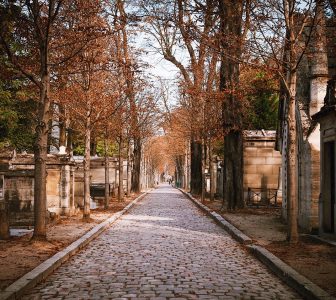 Pere Lachaise Cemetery Guided Walking Tour – Semi-Private